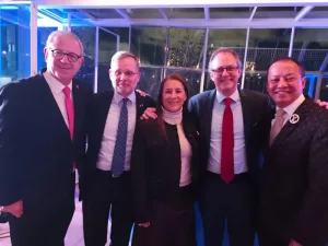 Representantes de United Airlines durante el anuncio de expansión en México